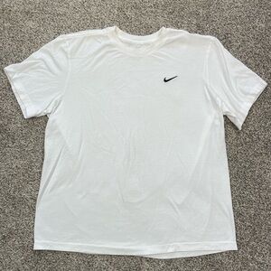Nike The Nike Tee white men’s T-shirt Medium